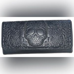 LOUNGEFLY BLACK SKULL WALLET